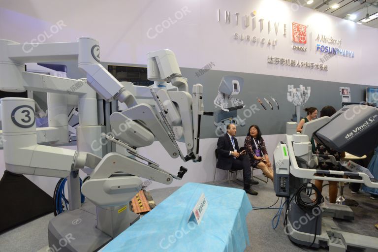 达芬奇机器人外科手术系统 医疗机器人 2017年世界机器人大会 科技