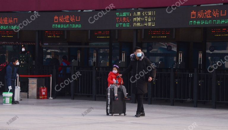 新闻类：防疫期的春运，北京站