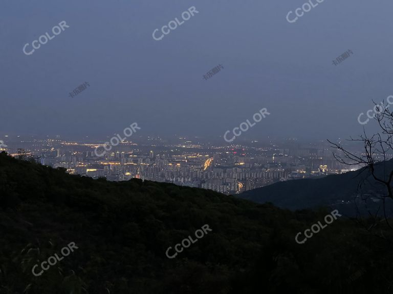 鬼笑石俯瞰北京夜景