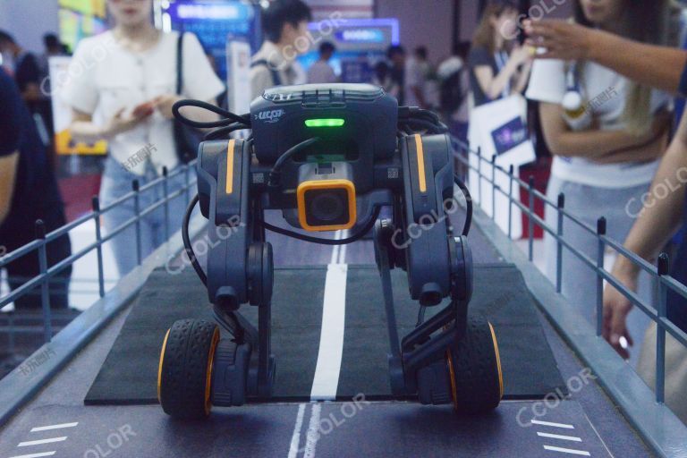 “未来已来”，人工智能走进日常生活，2023世界机器人大会