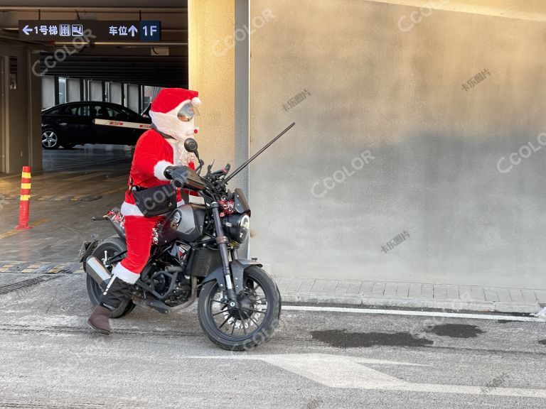 圣诞老人骑手