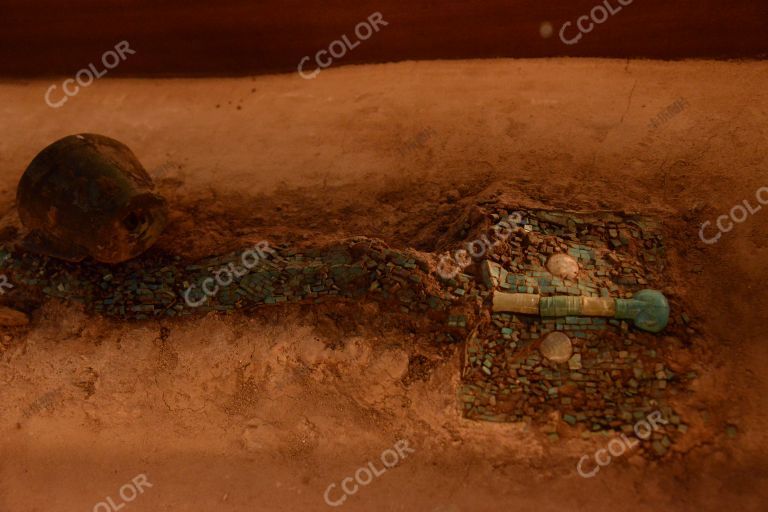 绿松石龙形器，中国考古博物馆镇馆之宝
