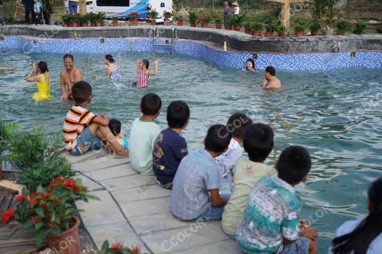 旅游 荔波懂蒙 民宿旅游  儿童 游泳