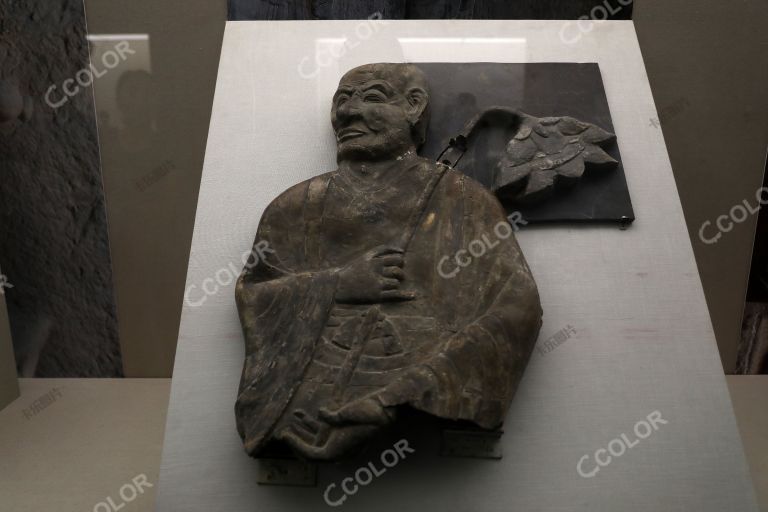 龙门石窟石刻佛像回归 新中国成立70周年流失文物回归成果展