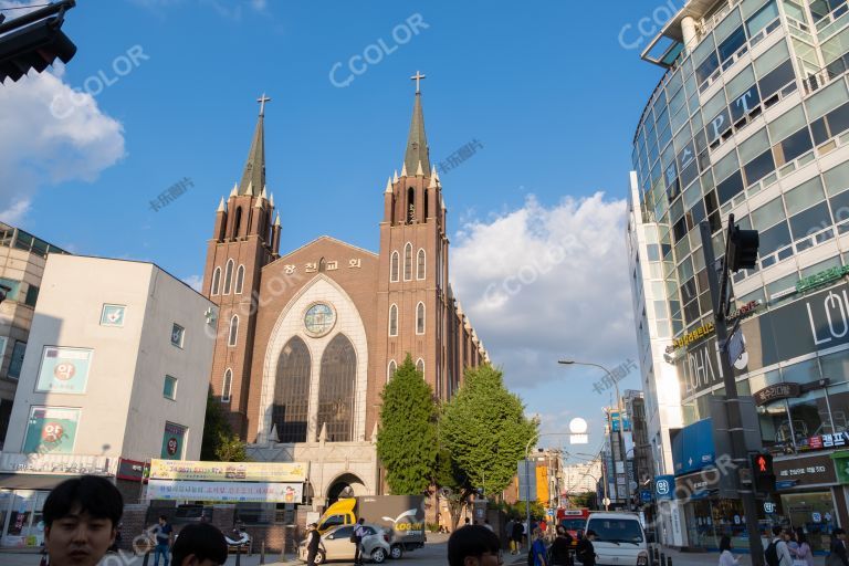 首尔街头的教堂