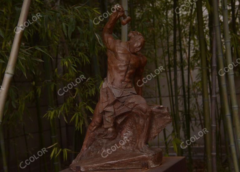 城市雕塑：打铁还需自身硬（作者：任艳明），中国美术馆雕塑园