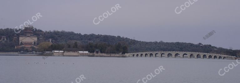 风光类：颐和园的冬季，昆明湖十七孔桥和万寿山佛香阁
