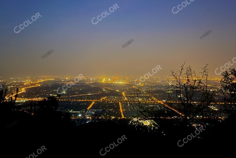 鬼笑石俯瞰北京夜景