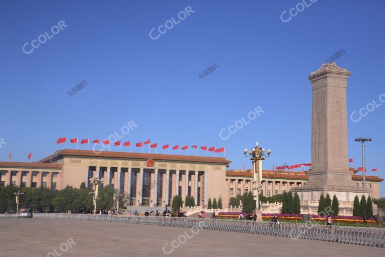 十月的北京，人民大会堂和人民英雄纪念碑
