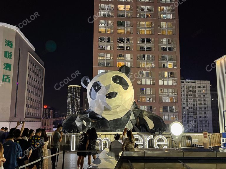 成都国际金融中心IFS的大熊猫